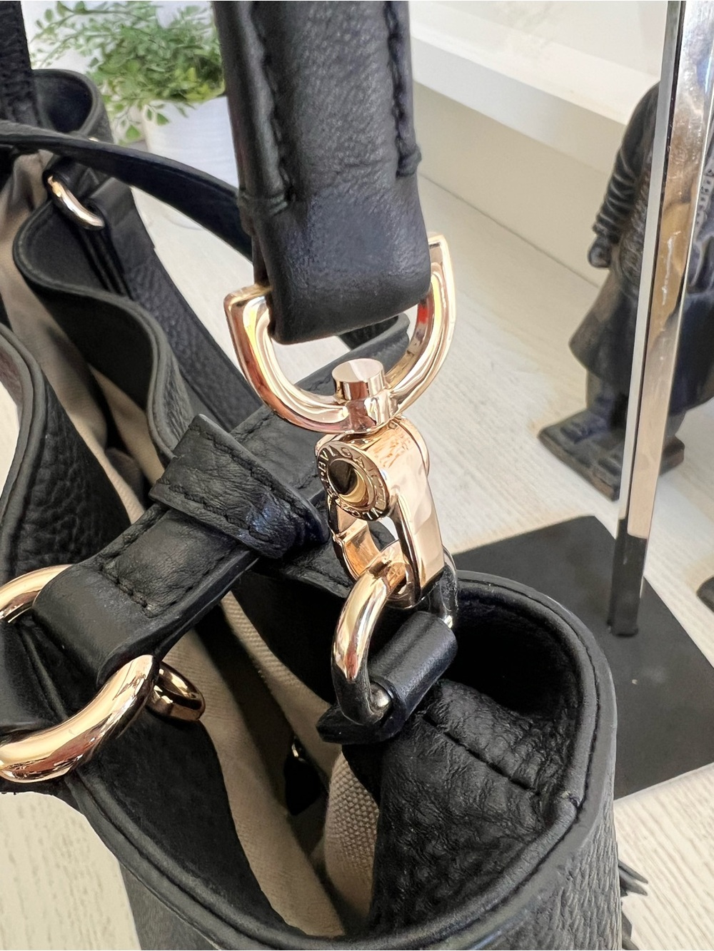 Black Leather Shoulder Bag with Tassels- G Logo - Picture 11 of 13